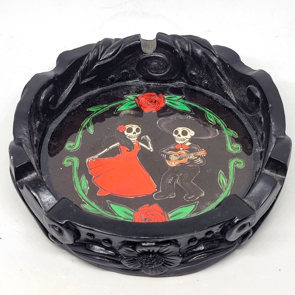 Ashtray, Day of Dead, ashtrays, black ashtray, skeleton couple, tobacciana cigar